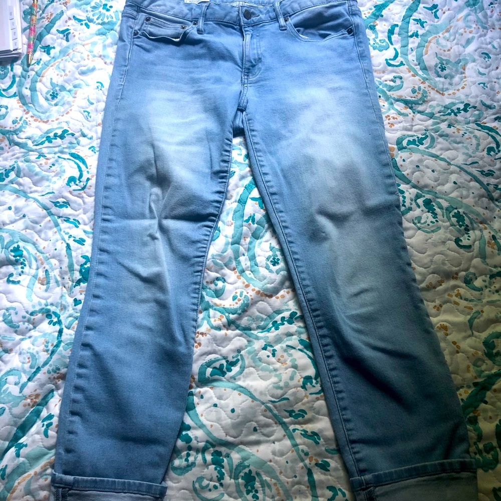 Gap skinny capris.